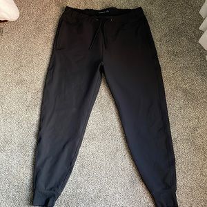 Abercrombie and fitch travel joggers black. No counter offer
